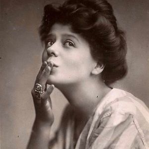 Meet your Posher, Flores